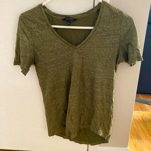 Banana Republic linen tee. Size S